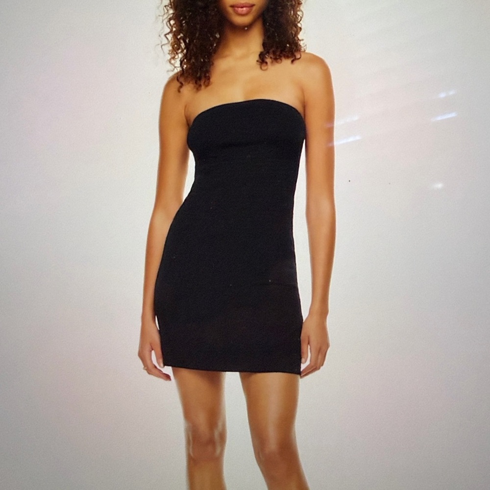 Wilfred Attention Black Strapless Mini Dress